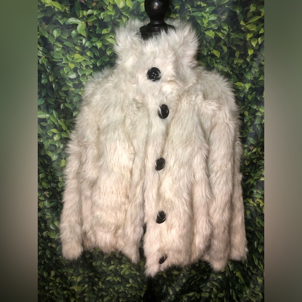 Elegant Gray Faux Fur Jacket - Picture 5 of 16